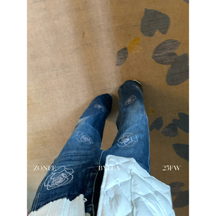 ZONEE/LEA宋亦雯 闪闪山茶花 法式复古设计感烫钻微喇修身牛仔裤