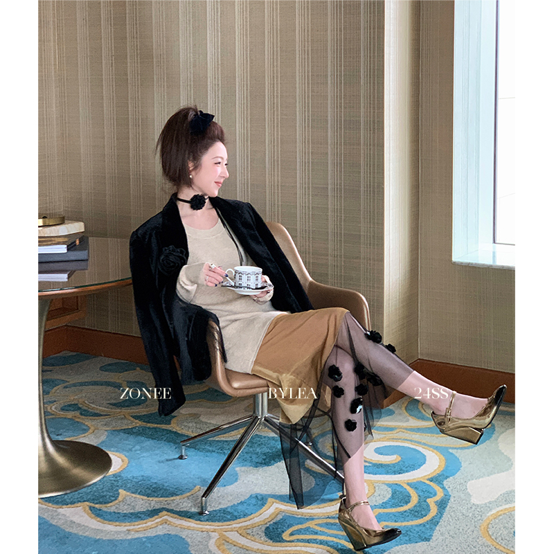 ZONEE 落日余晖下 法式浅卡其针织拼接网纱重工长袖秋日连衣裙女