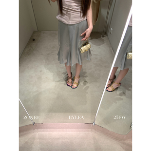 法式 银色山泉 内里加绒银色仿醋酸缎面半身裙女 LEA宋亦雯 ZONEE