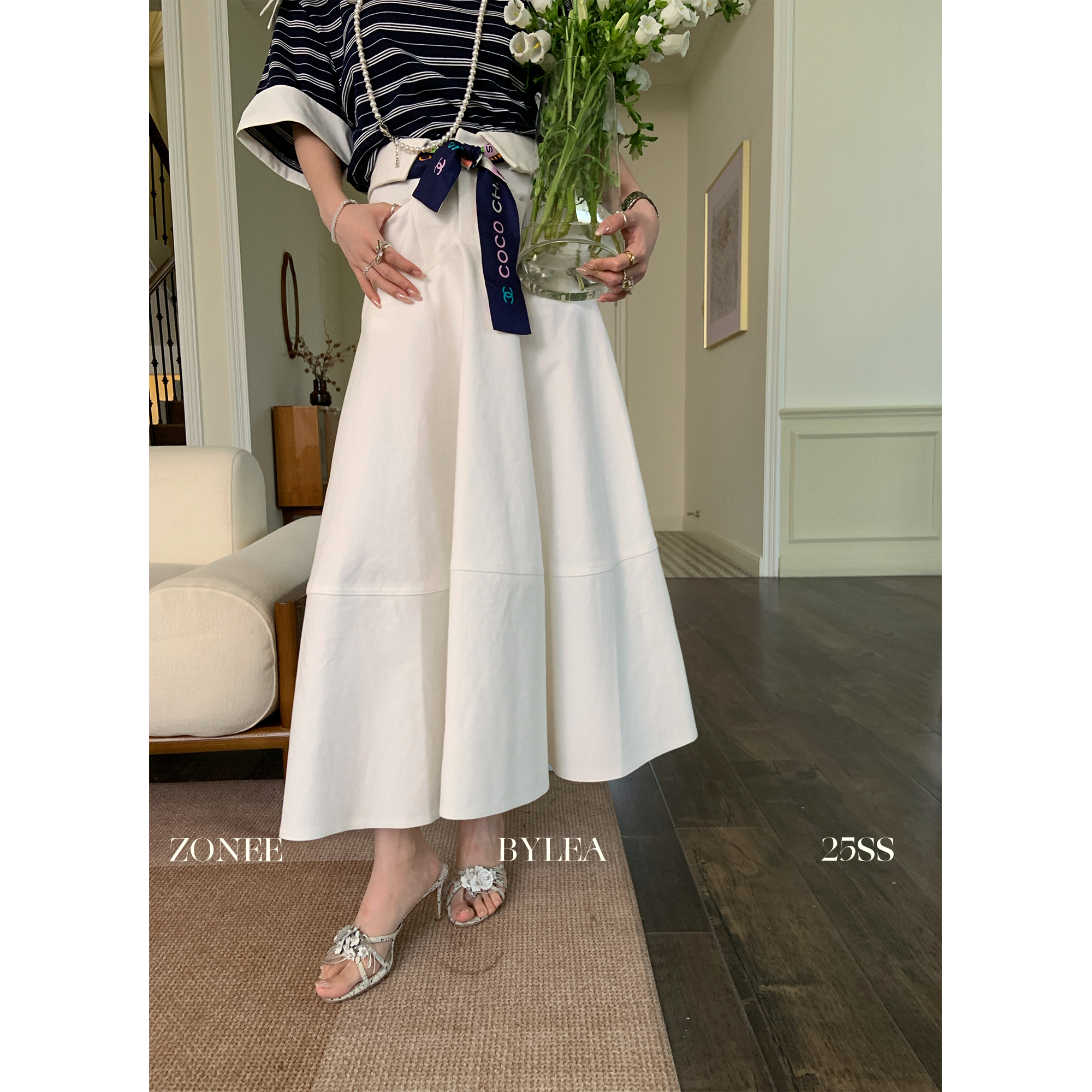 ZONEE/LEA宋亦雯 春日影像诗 法式时髦白色牛仔半裙女中长款a字裙