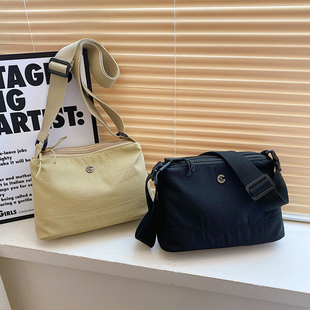 柏格世家轻便斜挎包可背可挎可单手拎尼龙面料好打理耐磨抗风防水