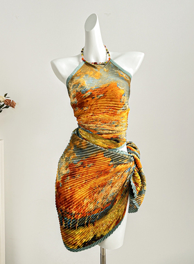 泰式油画风高级感褶皱肚兜辣妹挂脖露背性感显瘦度假分体泳衣女夏