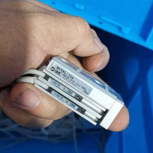 议价MDS6L-10A，95新带感应器带限位