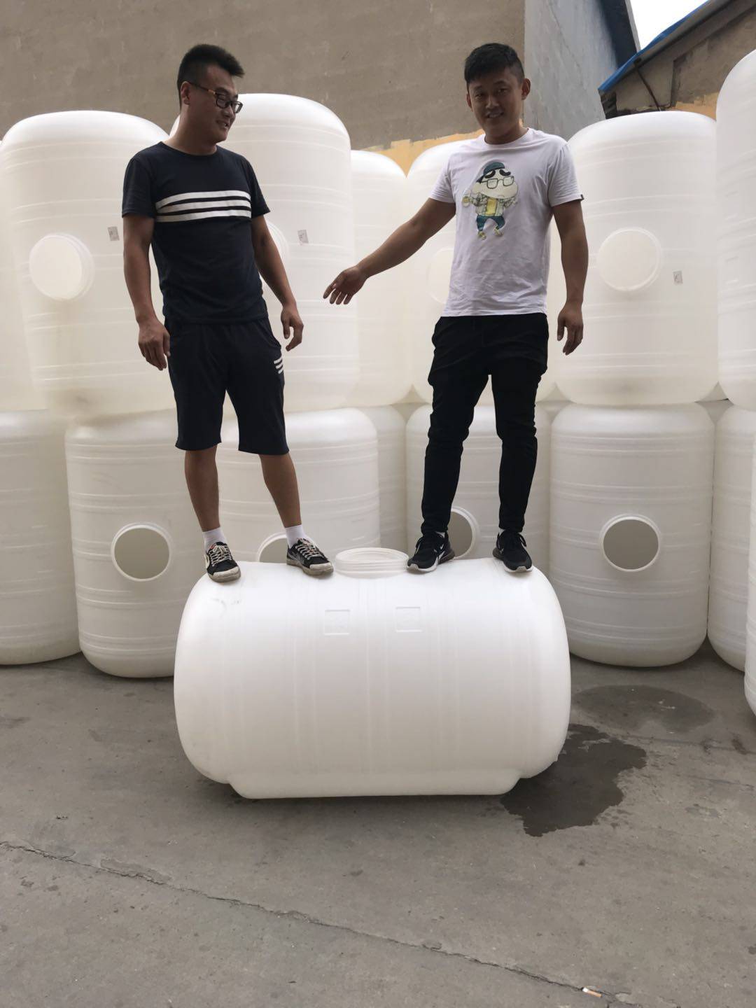 1吨2000斤太阳能储水罐塑料大桶