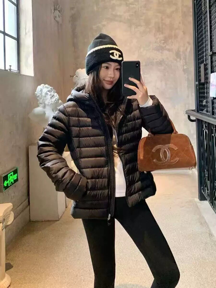 短款羽绒服女款冬季2026新款排骨轻薄连帽90白鸭绒小蛮腰修身外套