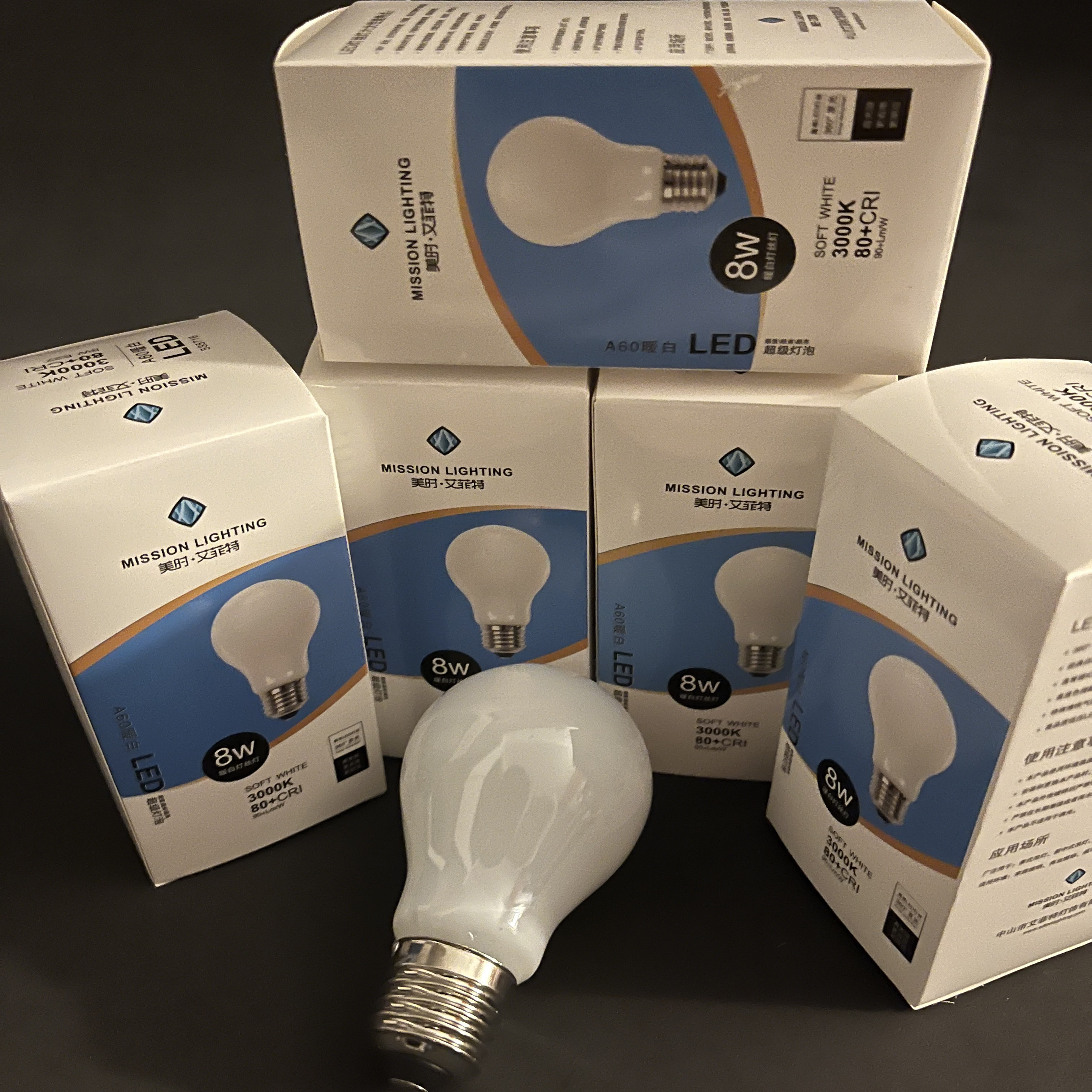 艾菲特8W球泡凯撒琳诺克超亮玻璃节能护眼无频闪LED灯丝暖白灯泡