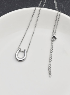 简约冷淡风马蹄钛钢锁骨链女