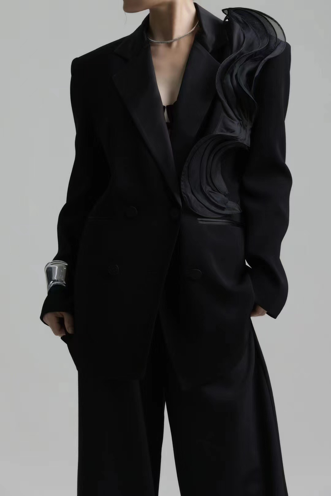 鹿高高醋酸+桑蚕丝邹秋季不规则花边无扣开叉西服外套
