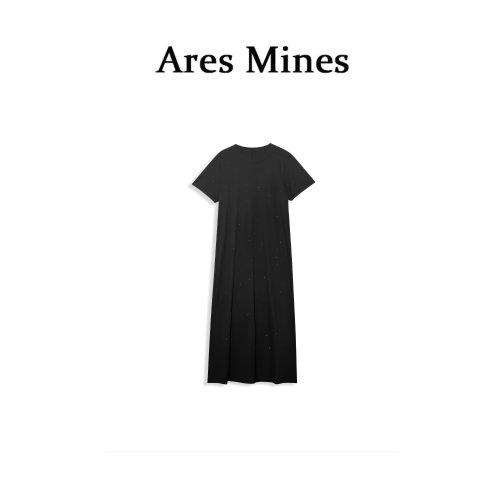 【盛朗熙Ares Mines】星河遐想 慵懒松弛感满天星烫钻短袖连衣裙