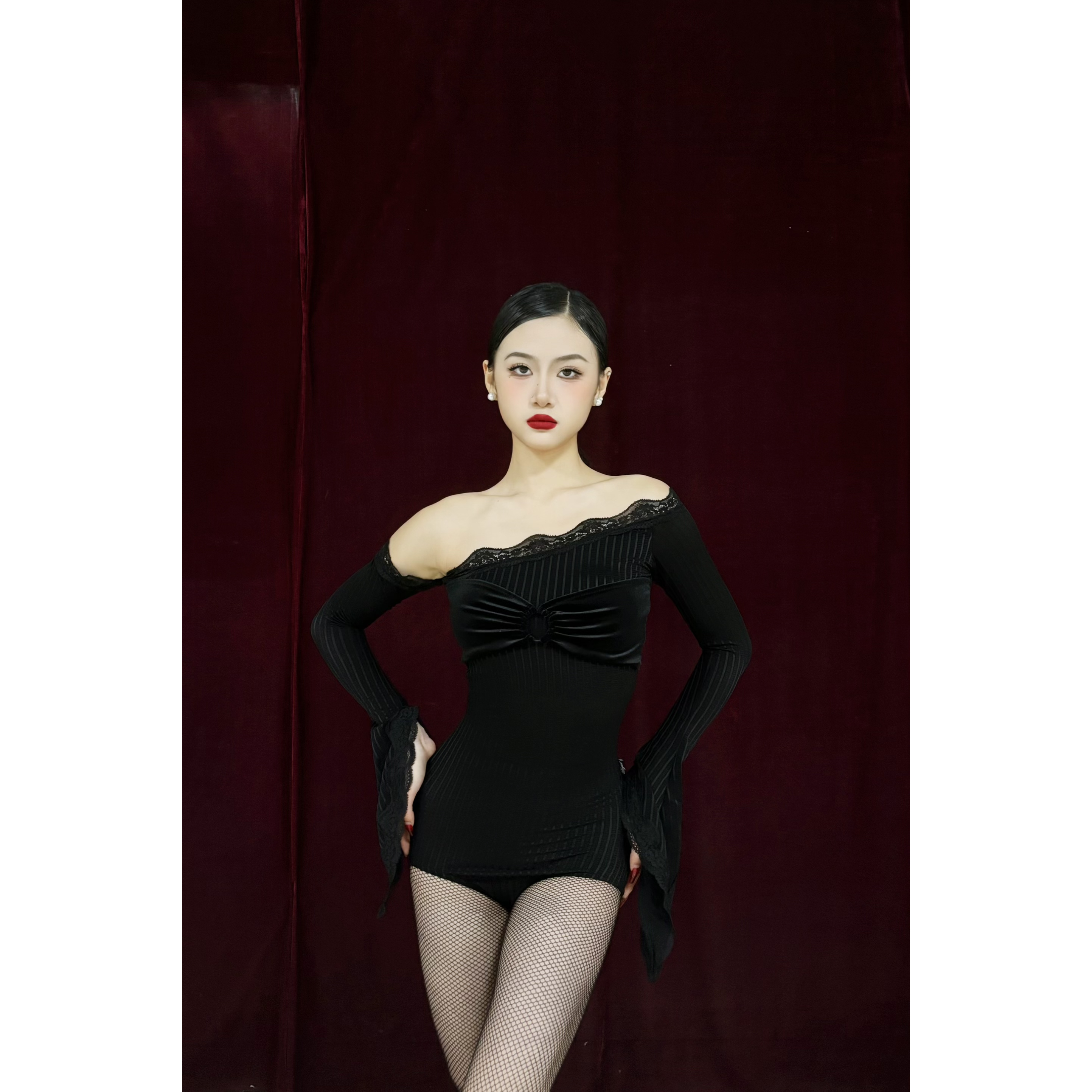 LOYAL舞服拉丁舞成人女练功服蕾丝斜肩喇叭袖上衣连体衣上课训练