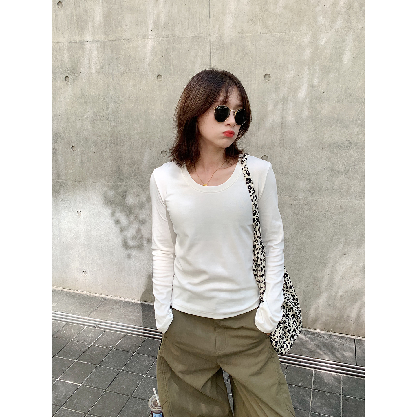 老米家 基础U领收腰显瘦长袖棉弹力打底衫上衣女修身内搭t恤秋冬