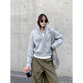 老米家 上衣 连帽加绒帽衫 短卫衣外套女秋冬灰色修身 显瘦黑色短款