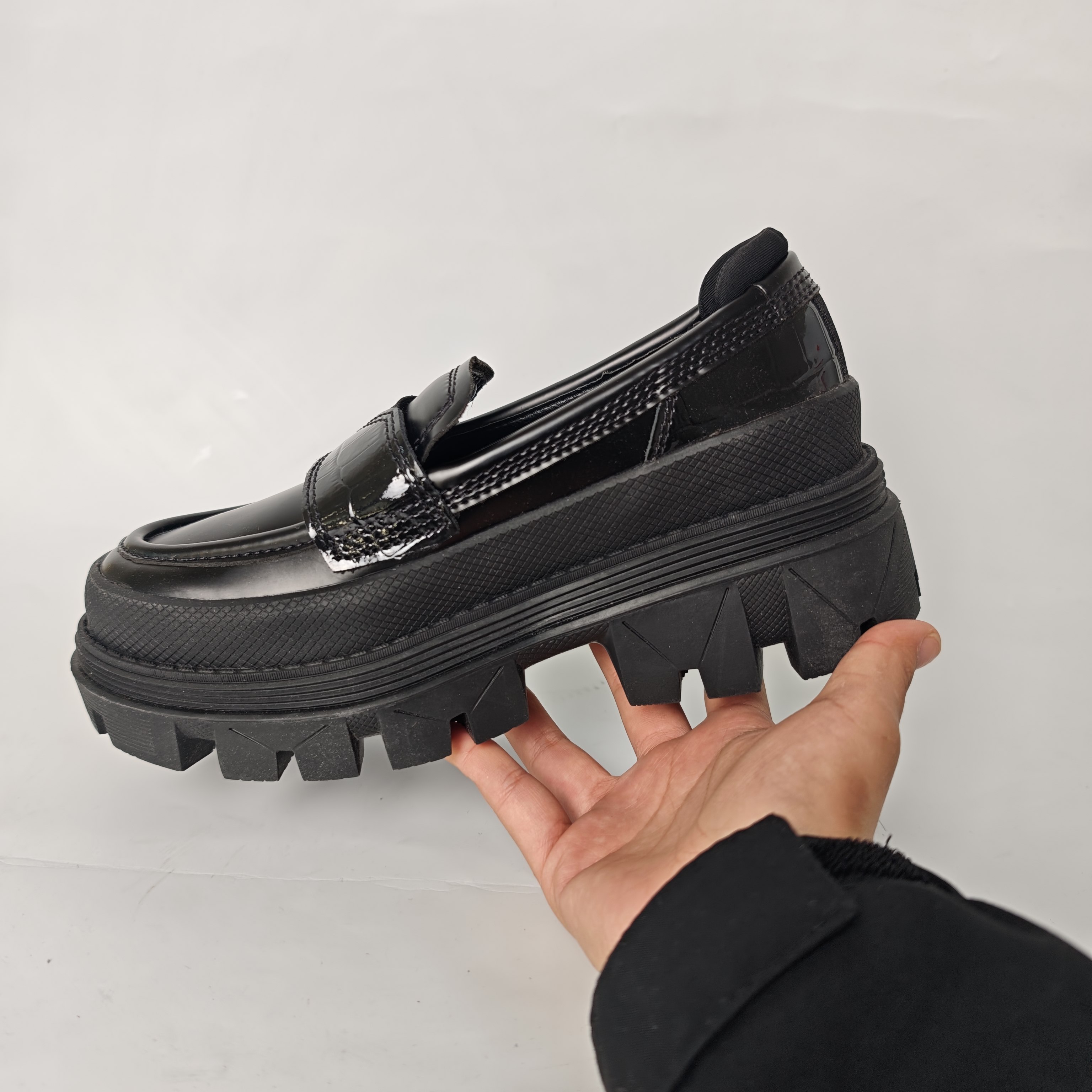 36码 CAT卡特女士增高休闲小皮鞋p311979