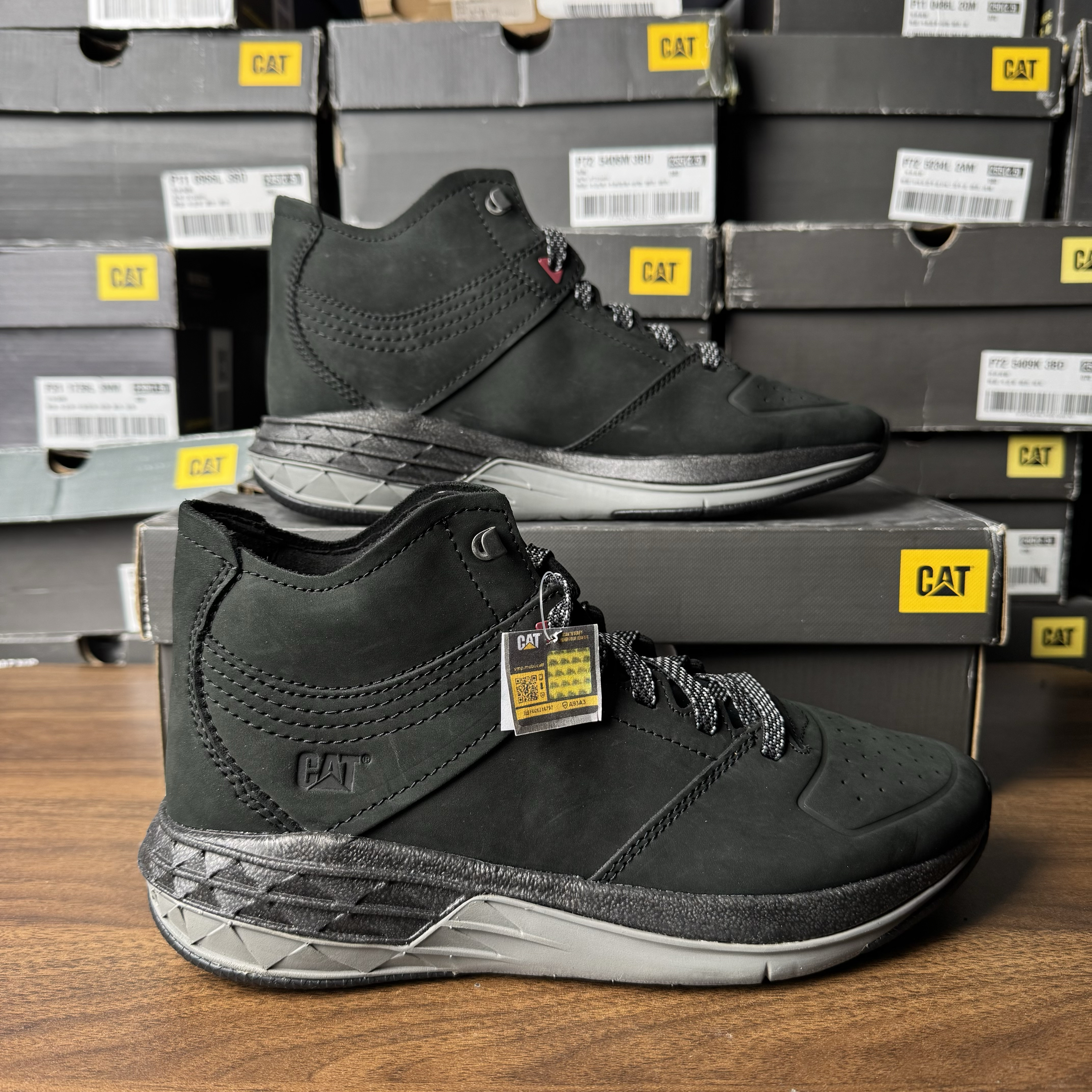 CAT男士轻量化高帮休闲鞋户外运动鞋P110950 无原盒