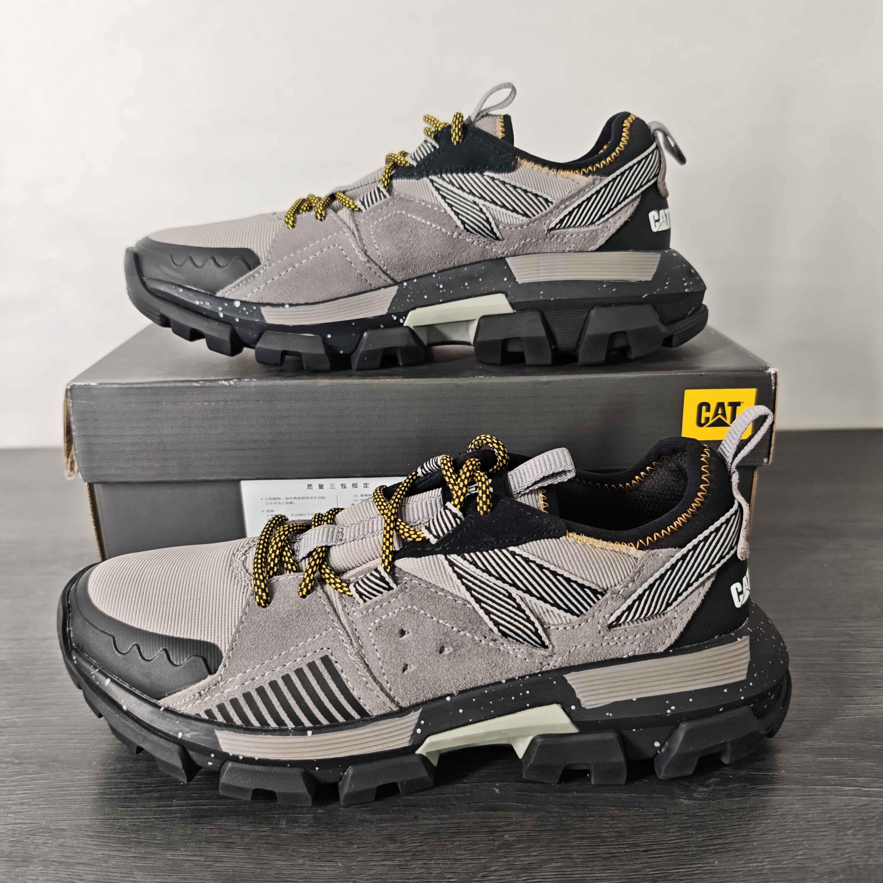 42码 CAT卡特专柜撤柜男士休闲鞋户外徒步鞋越野鞋P724509无原盒