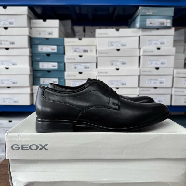 39码偏大一码 GEOX健乐士杰欧适男士牛皮革系带皮鞋 U169GC C9999