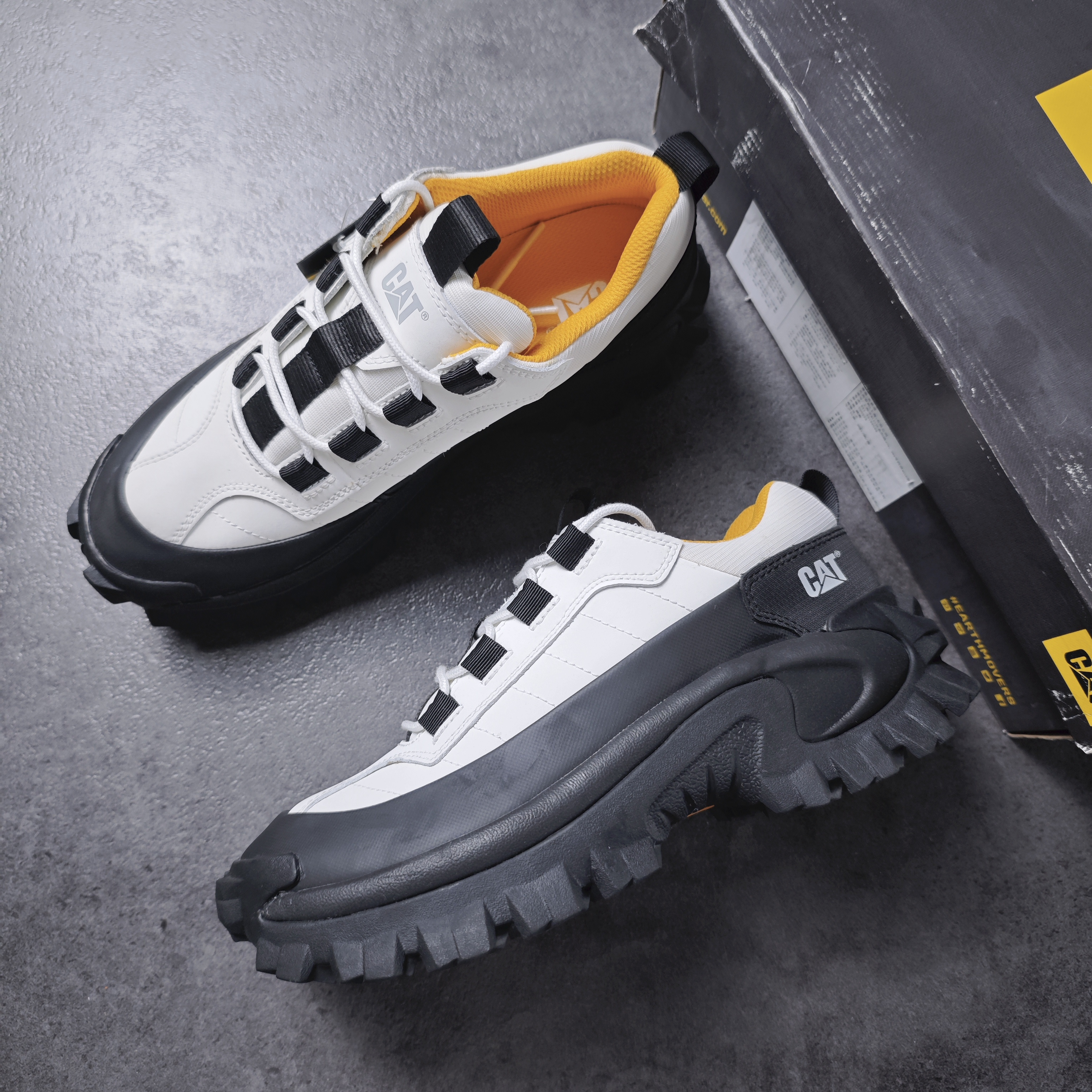 42码CAT卡特专柜撤柜春夏男户外透气舒适满帮休闲鞋p110533无原盒