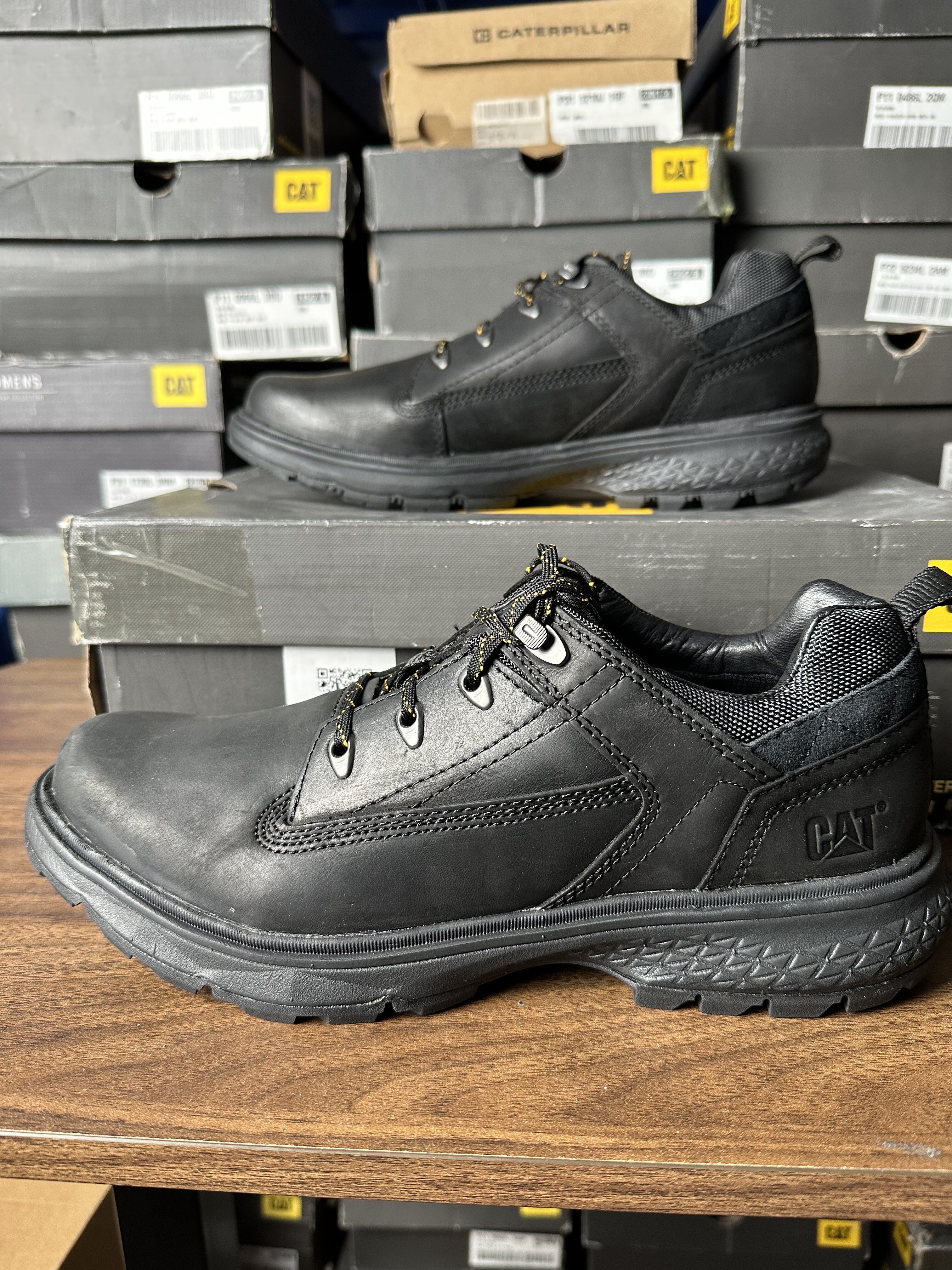 42码 CAT卡特彼勒男户外抓地防滑轻便休闲鞋 p725143。无原盒