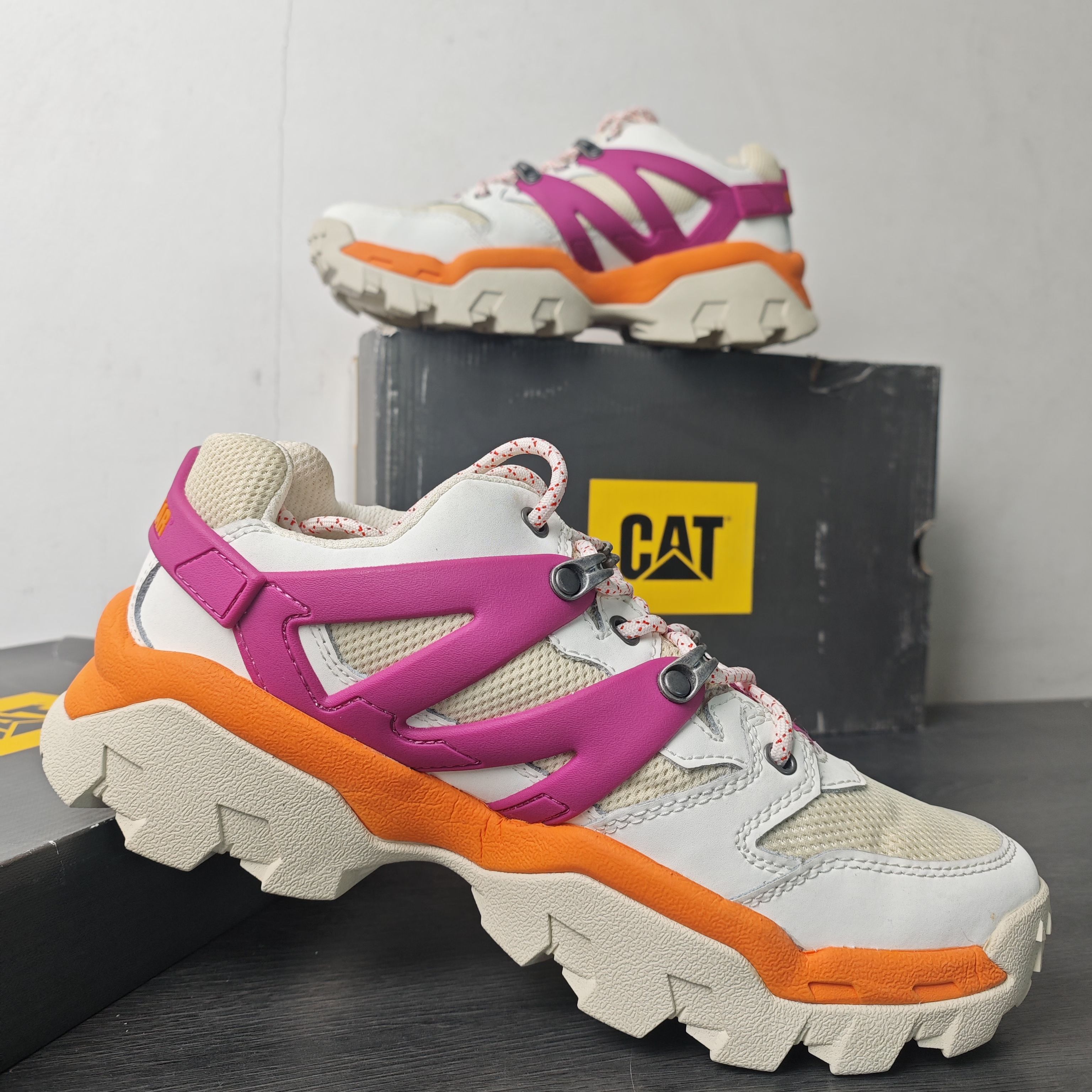 40/41/42码卡特cat男女同款户外登山徒步鞋p110576 无原盒