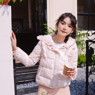 ATAR法式花朵木耳边短款羽绒服领家女孩冬装新款保暖连帽羽绒外套