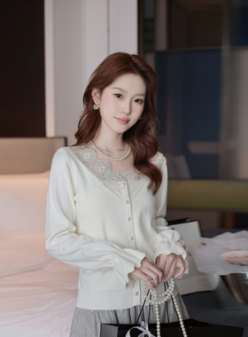 ATAR秋冬新款甜美蕾丝拼接V领针织衫女韩版软糯外穿打底毛衣上衣
