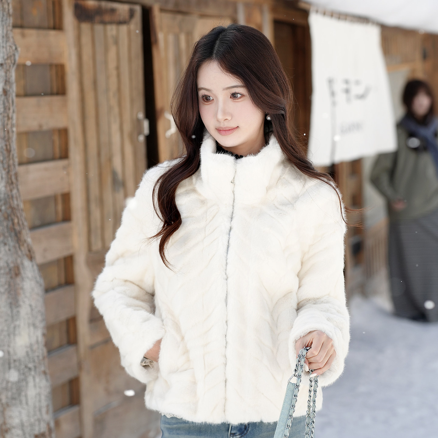 ATAR韩版轻奢冬女装新款立领貂绒拼接保暖外套 宽松简约毛毛上衣,女装/女士精品,皮草,淘宝优惠券,粉丝福利购,淘宝优惠卷