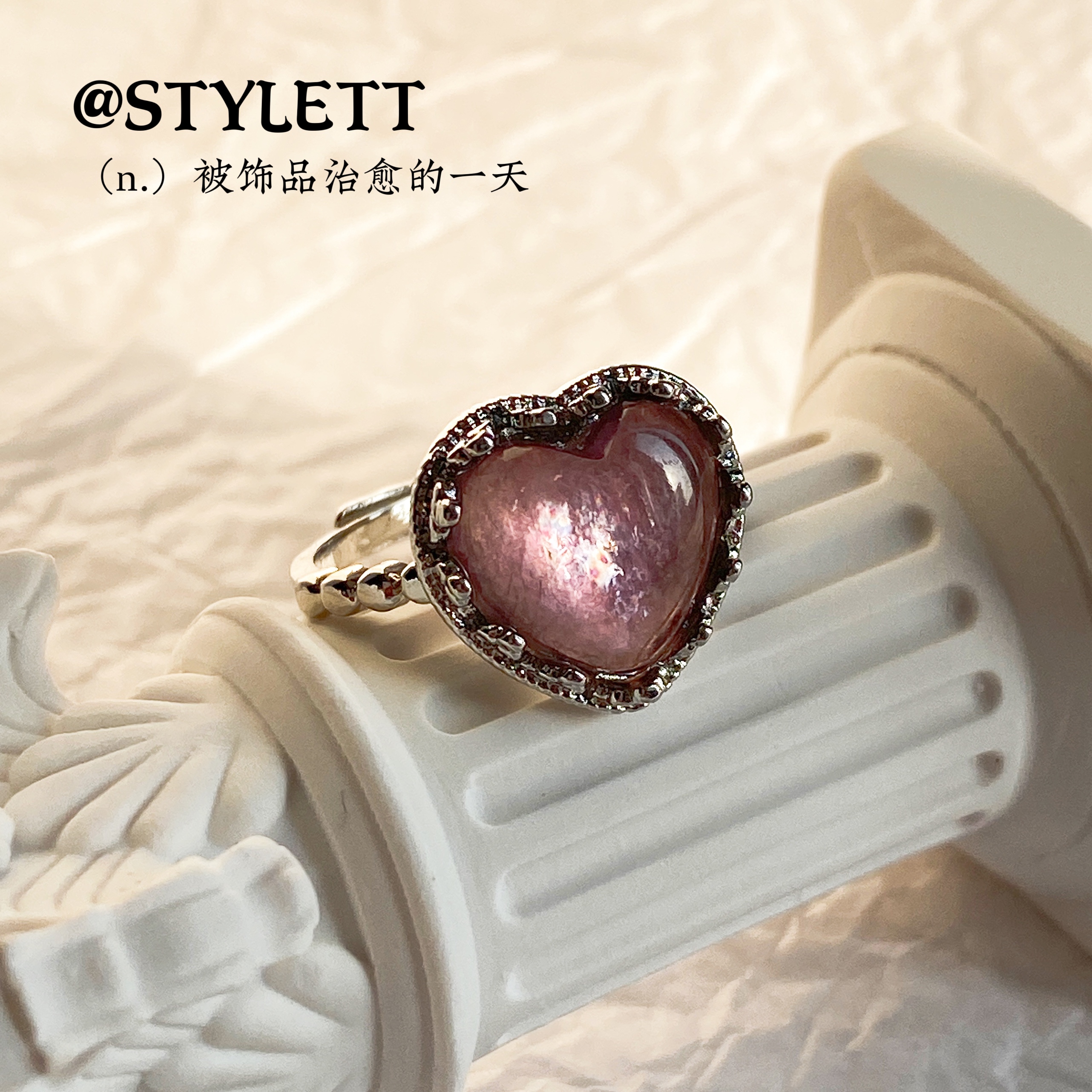 女电镀白金简约紫祖母晶戒指水晶