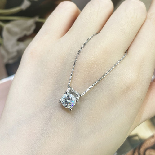 高火彩莫桑钻吊坠女S925纯银项链