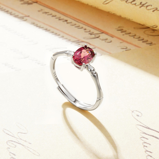 黛晶珊S925纯银镶嵌天然铝镁红石榴石戒指女开口调节轻奢宝石指环