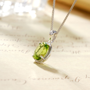 天然橄榄水晶吊坠女S925纯银项链镶嵌椭圆绿色宝石时尚简约百搭