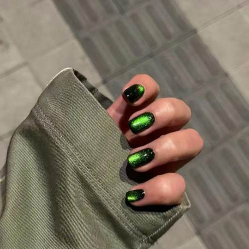 暗夜绿猫眼穿戴甲高级小众cos超显白美甲变色龙日常百搭短甲