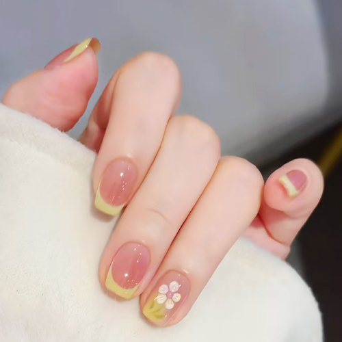 浅黄甜花穿戴甲裸粉奶黄