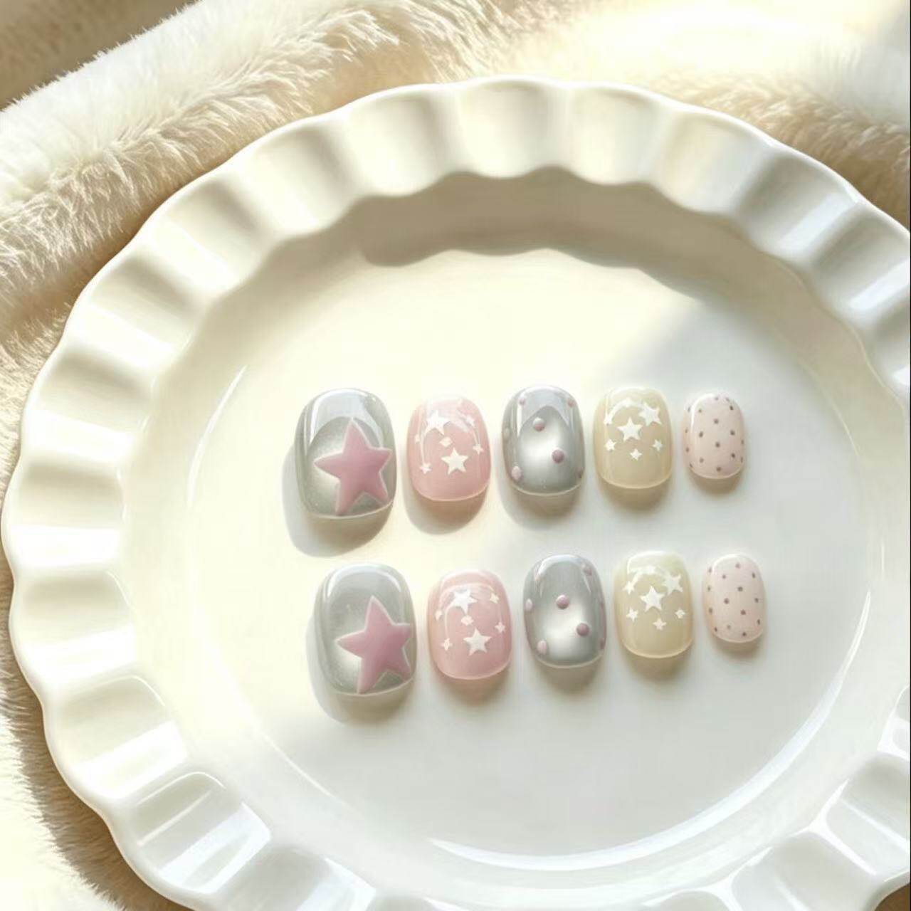 星甜奶雾穿戴甲清透奶黄浅粉
