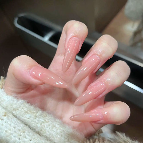 温柔淡裸粉穿戴甲纯欲