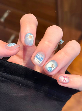 蓝色爱心牛仔猫眼穿戴甲清新简约日常显白百搭新短款豆豆美甲贴贴