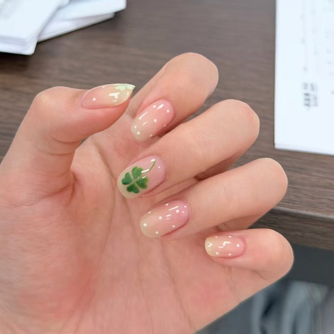 四叶波语穿戴甲清新文艺温柔风