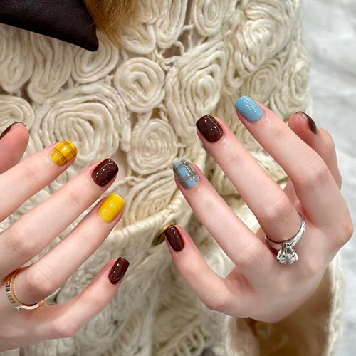 多巴胺跳色格纹穿戴甲