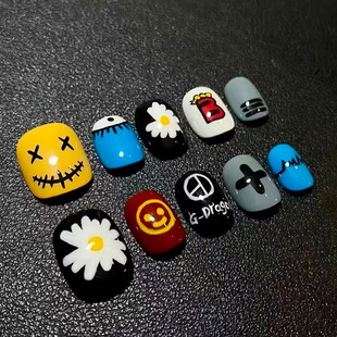 豆豆辣妹风美指甲贴片 显白新短款 权志龙同款 雏菊穿戴甲高级感个性