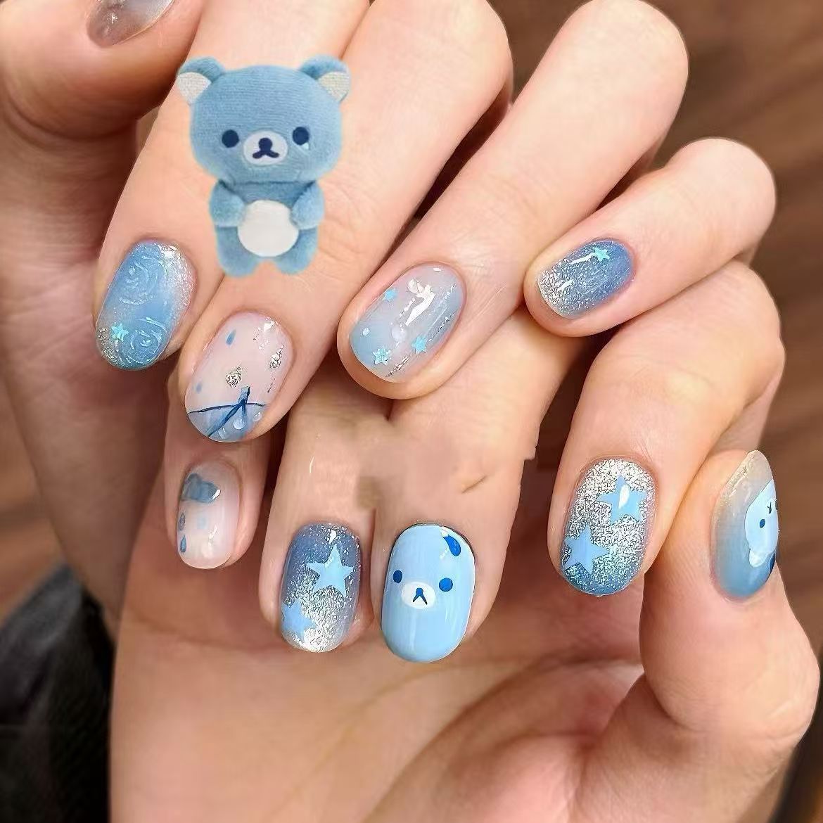 蓝星萌熊穿戴甲清爽奶系婴儿蓝