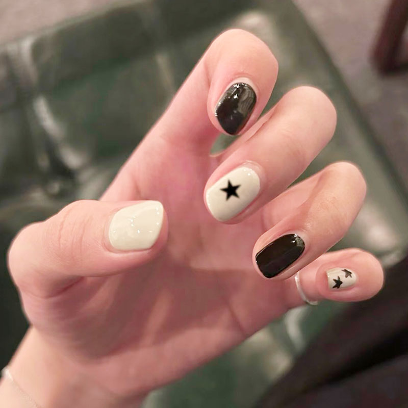 黑白跳色星星穿戴甲简约日常