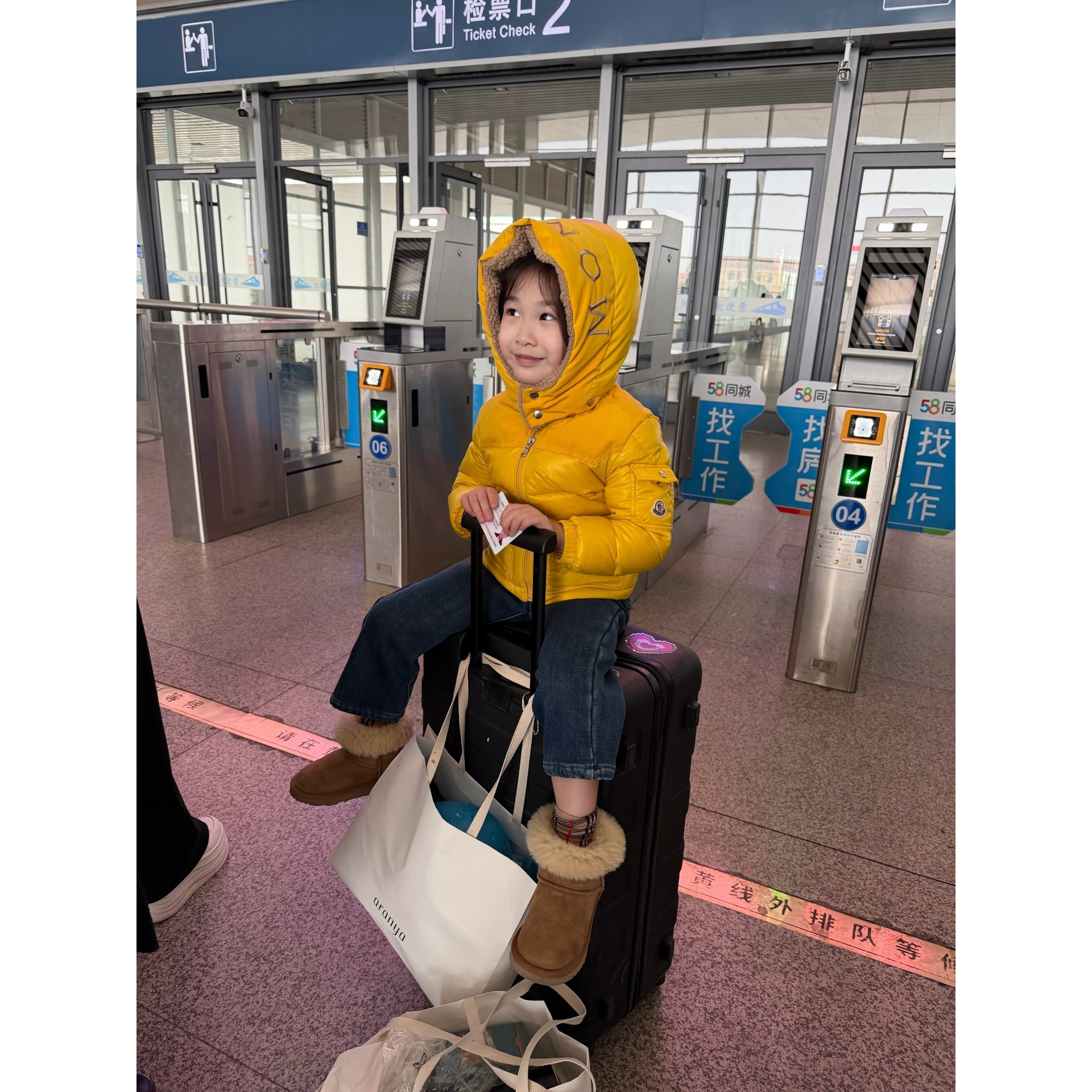 儿童牛仔裤秋冬2025新款加绒裤子男女宝一体绒直筒裤水洗原色韩版