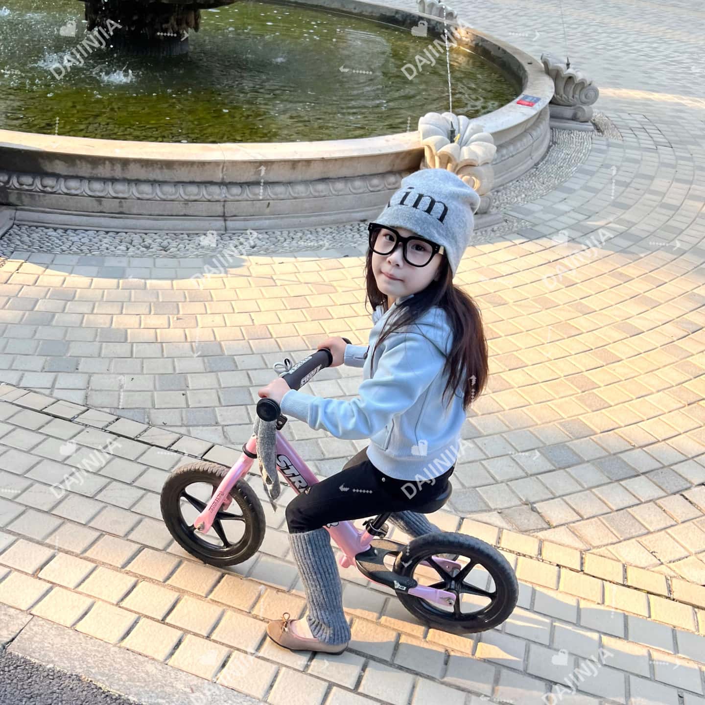 大金家童装纯色秋冬男女儿童卫衣