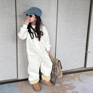 26冬季新款加厚白色连帽字母卫衣男女童百搭幼儿园穿搭两件套