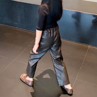 26秋季大金家女童轻奢深咖色软皮裤洋气百搭宽松直筒儿童休闲皮裤