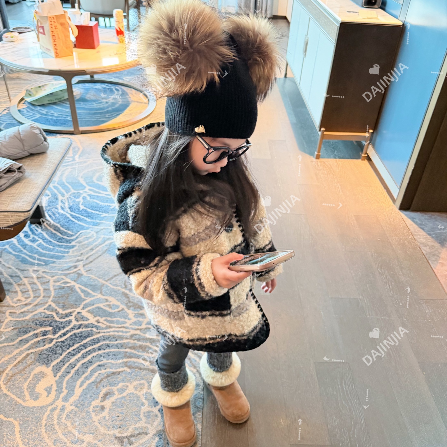 25冬季新款圈圈毛宽条纹加厚保暖新款大连帽洋气毛毛上衣外套