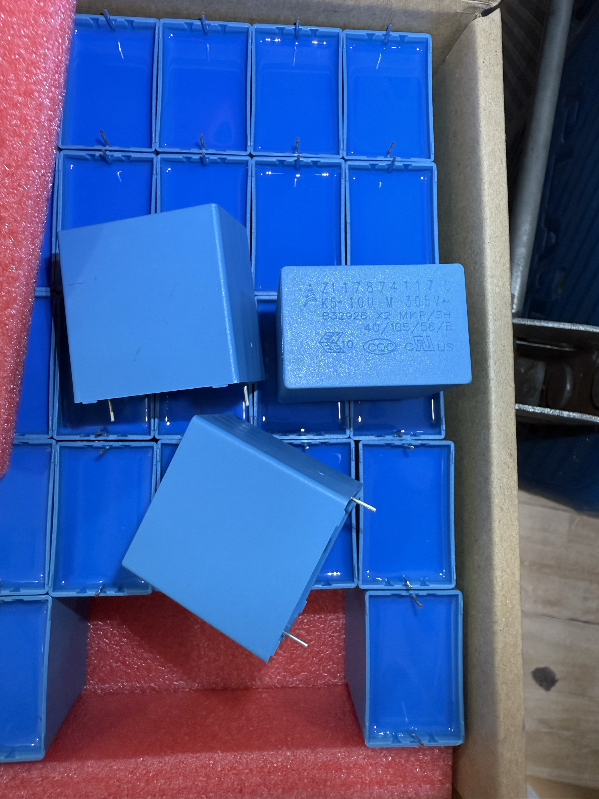 B32926C3106M 西门子 EPCOS 薄膜 安规电容 10UF 305V MKP X2 106