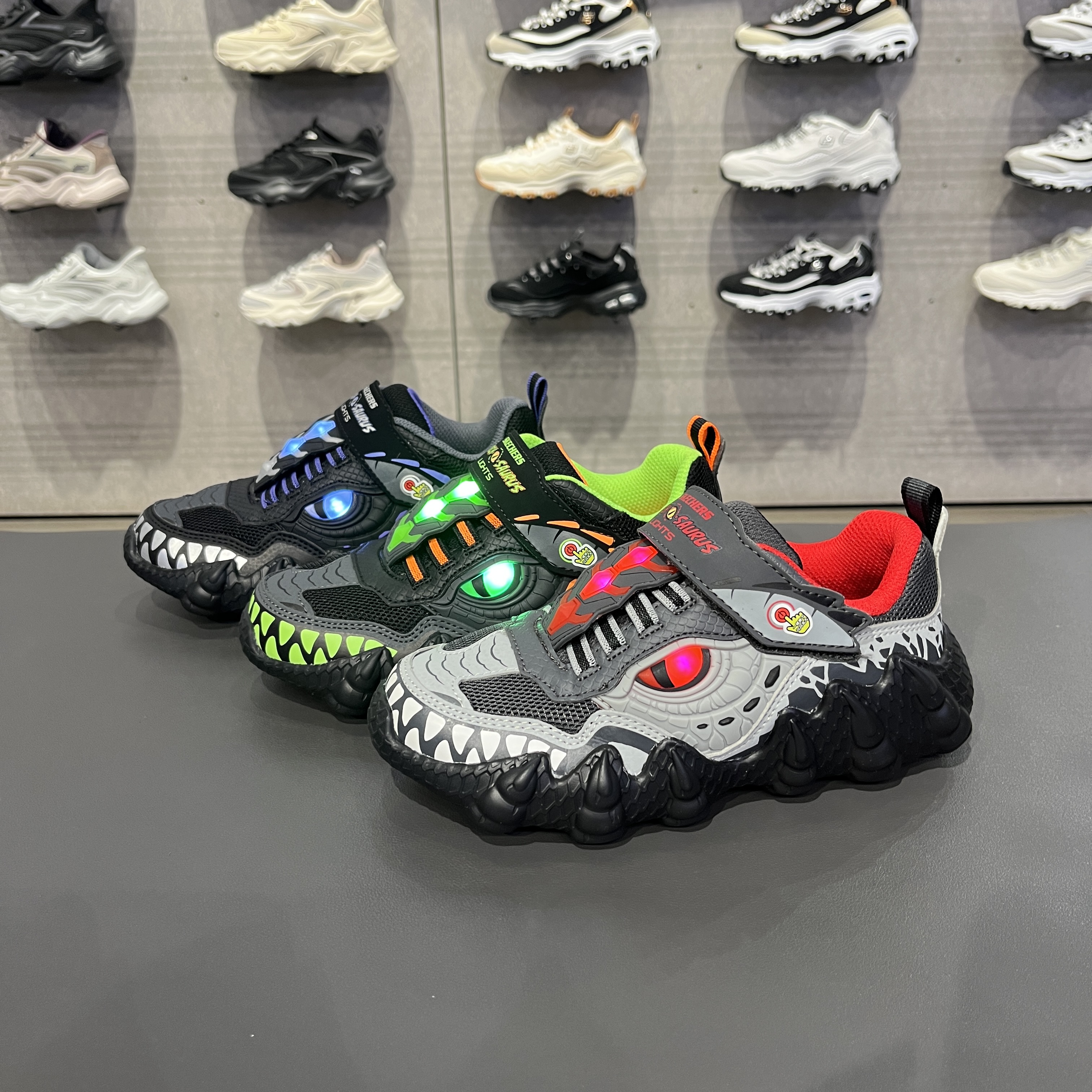 斯凯奇恐龙怪兽鞋男童闪电运动鞋