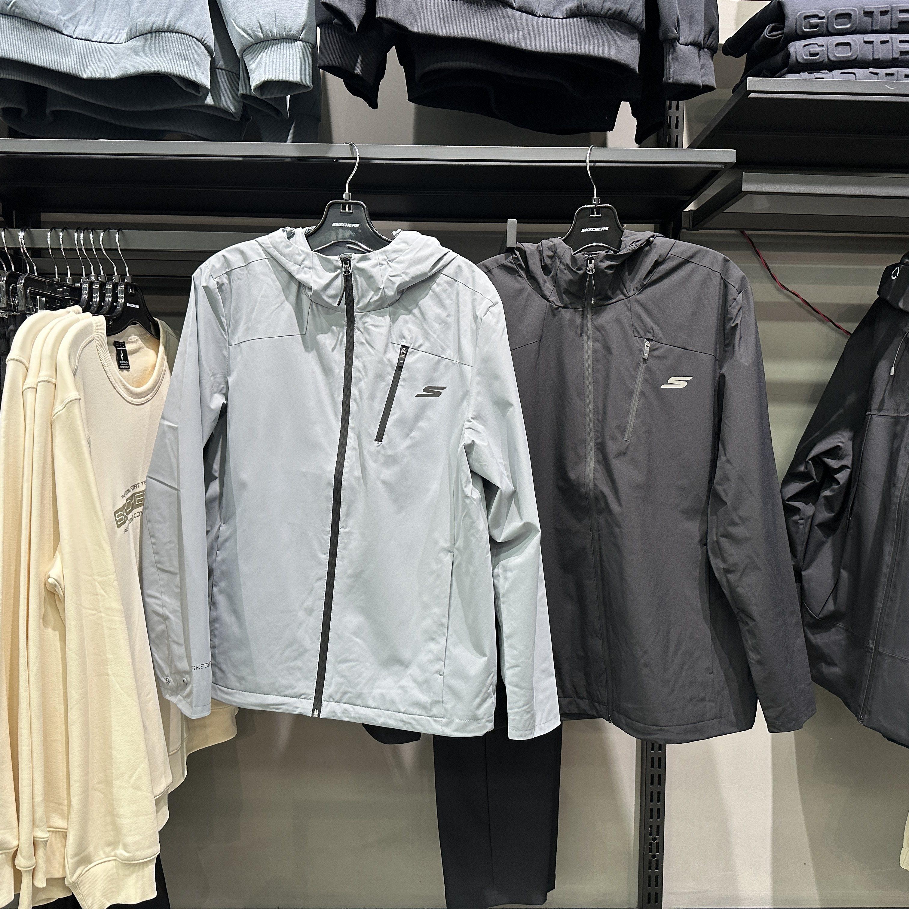 Skechers斯凯奇男士秋季户外防泼水纯色百搭正肩连帽外套P425M015,运动服/休闲服装,运动茄克/外套,淘宝优惠券,粉丝福利购,淘宝优惠卷