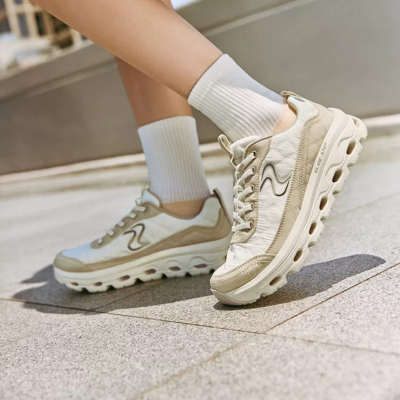 Skechers斯凯奇女士徒步耐磨抓地减震百搭通勤旅游运动鞋180545