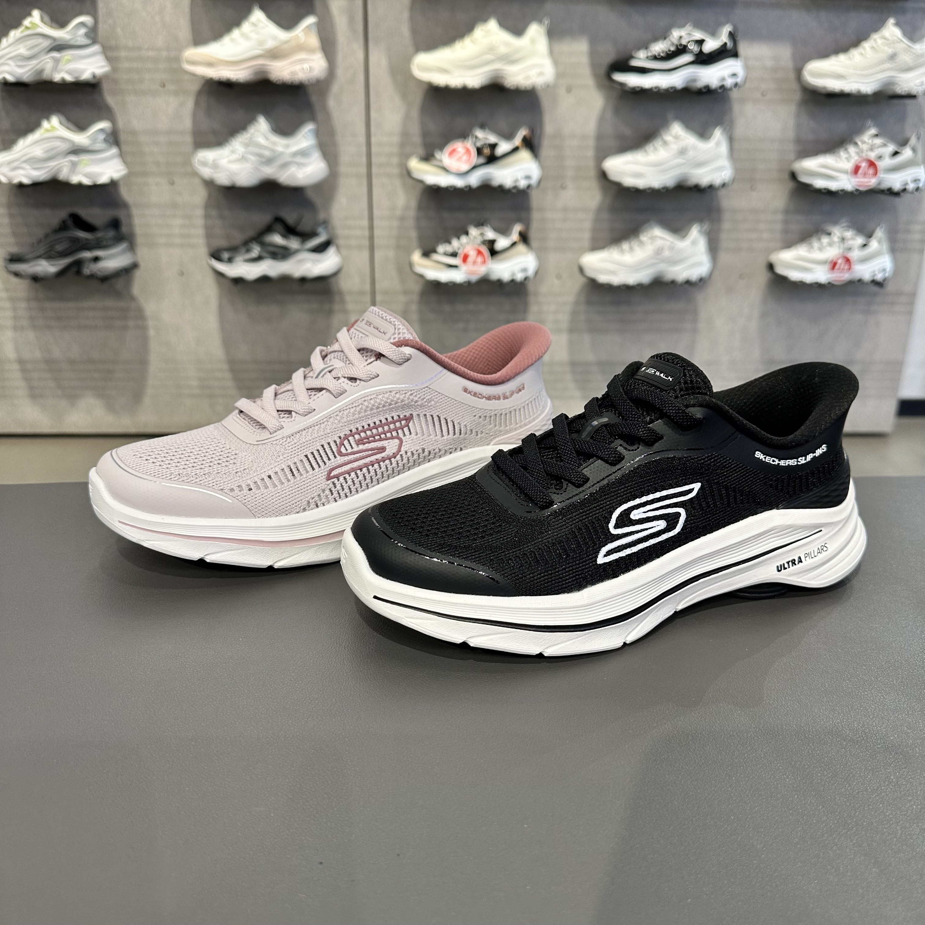 Skechers斯凯奇女士闪穿鞋一脚蹬百搭轻质休闲运动健步鞋125952